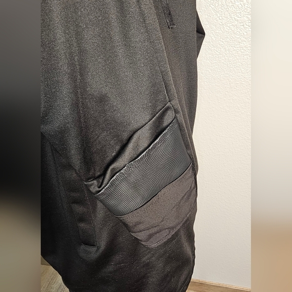 Loki Performance Sweatshirt. Turns into a backpack.  Sleeves turn into MITTENS! - Picture 10 of 16